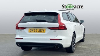 Volvo V60 2.0 B3P Momentum 5dr Auto DN22AKV Image 2