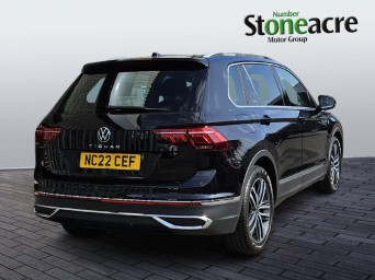 Volkswagen Tiguan 1.5 TSI Elegance DSG Euro 6 (s/s) 5dr NC22CEF Image 3