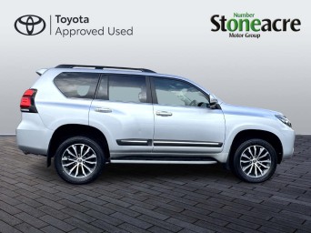 Toyota Land Cruiser 2.8D Icon Auto 4WD Euro 6 5dr (7 Seat) NL68HYJ Image 2