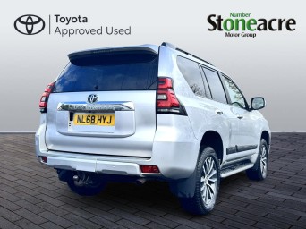 Toyota Land Cruiser 2.8D Icon Auto 4WD Euro 6 5dr (7 Seat) NL68HYJ Image 3