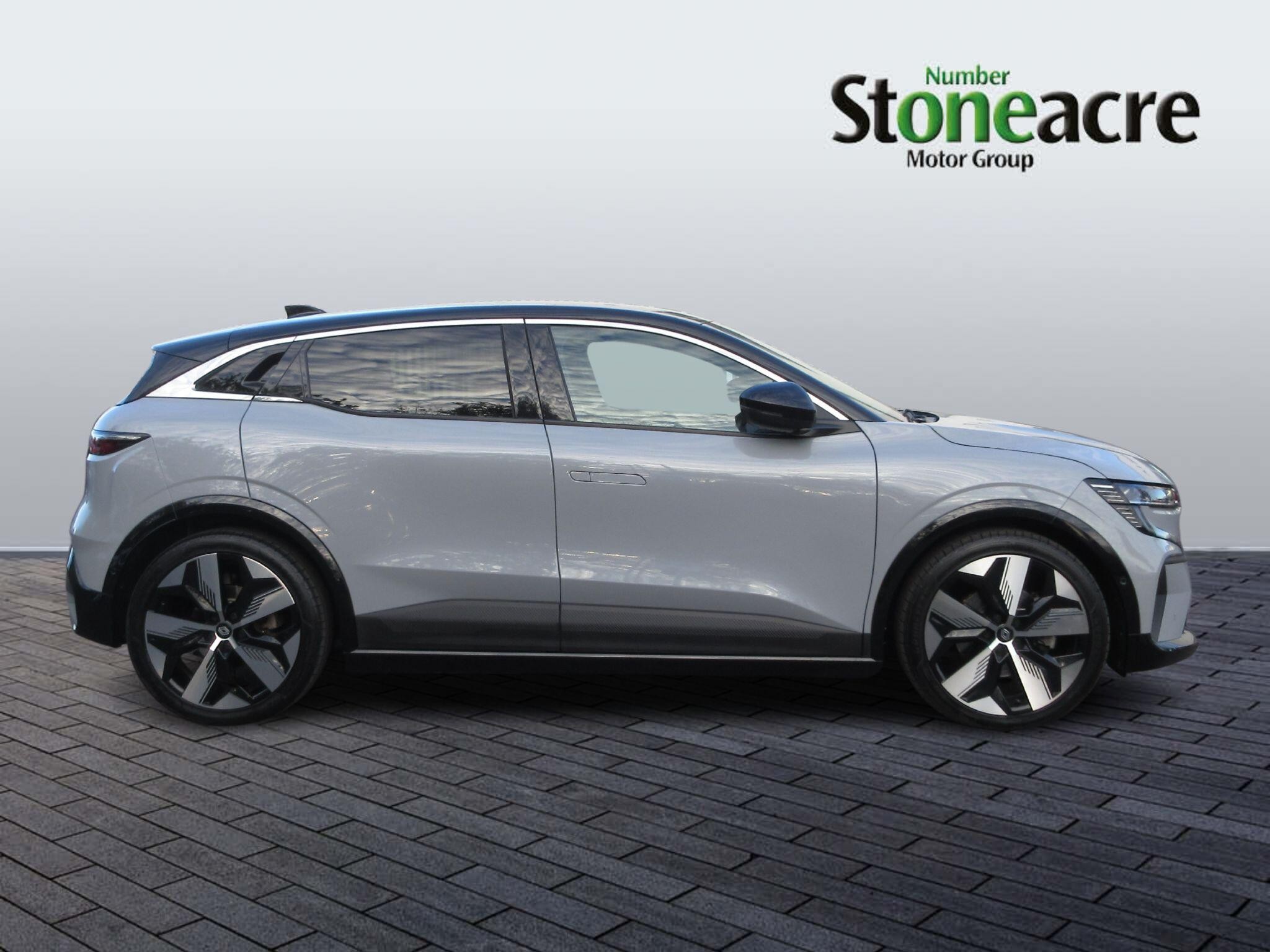 Renault Megane E-TECH Image 2