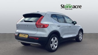 Volvo XC40 1.5 T3 [163] Momentum 5dr FX71MVA Image 2