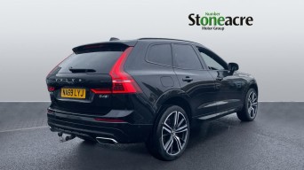 Volvo XC60 2.0 B4 MHEV R-Design Pro Auto AWD Euro 6 (s/s) 5dr NA69LYJ Image 2