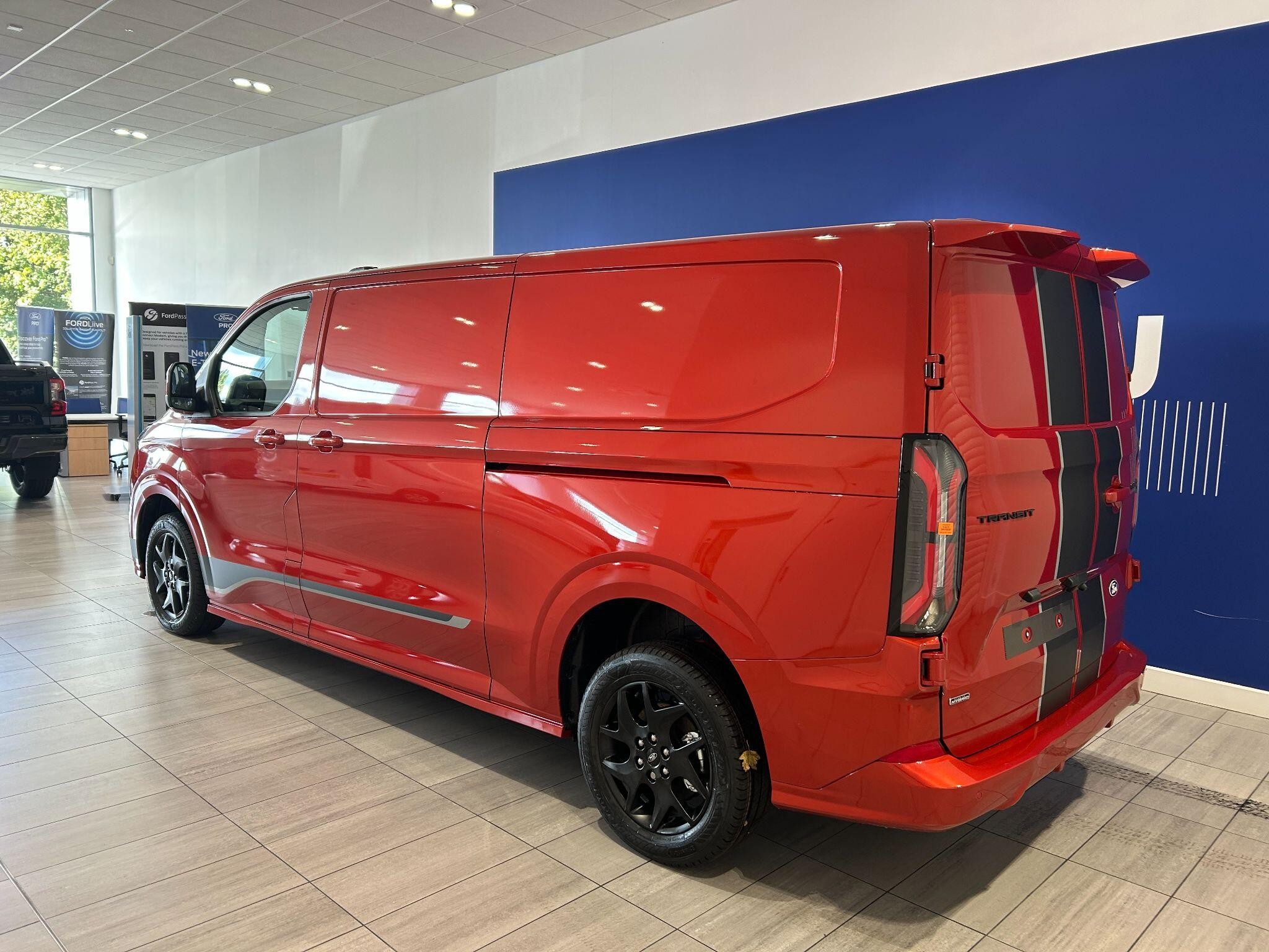 Ford Transit Custom Image 3