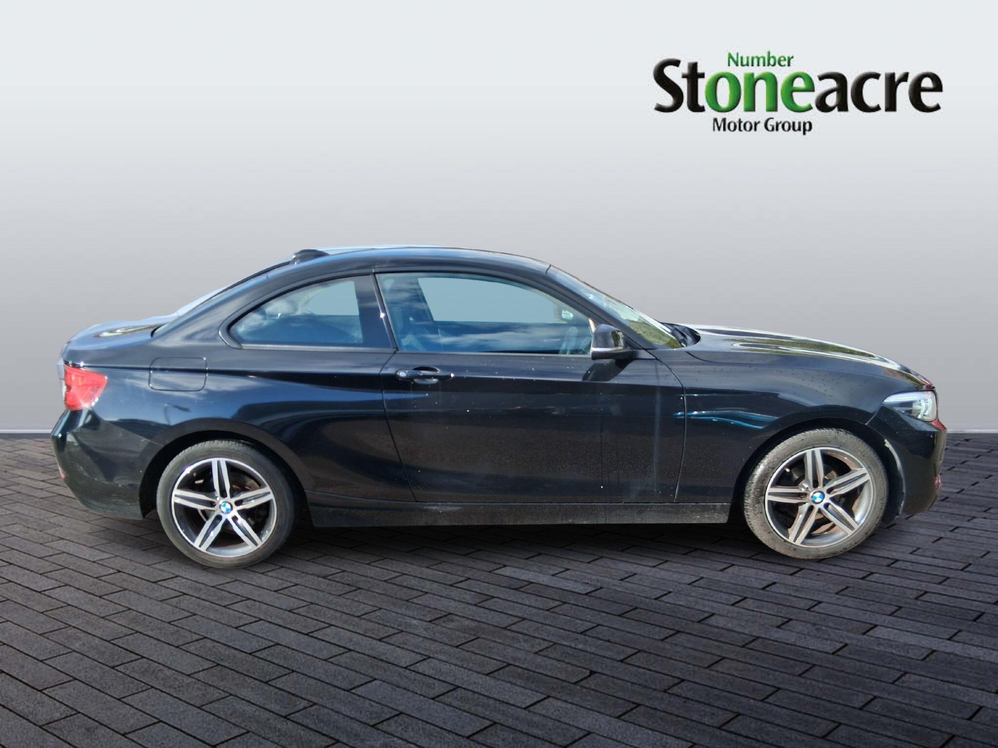 BMW 2 Series Image 2