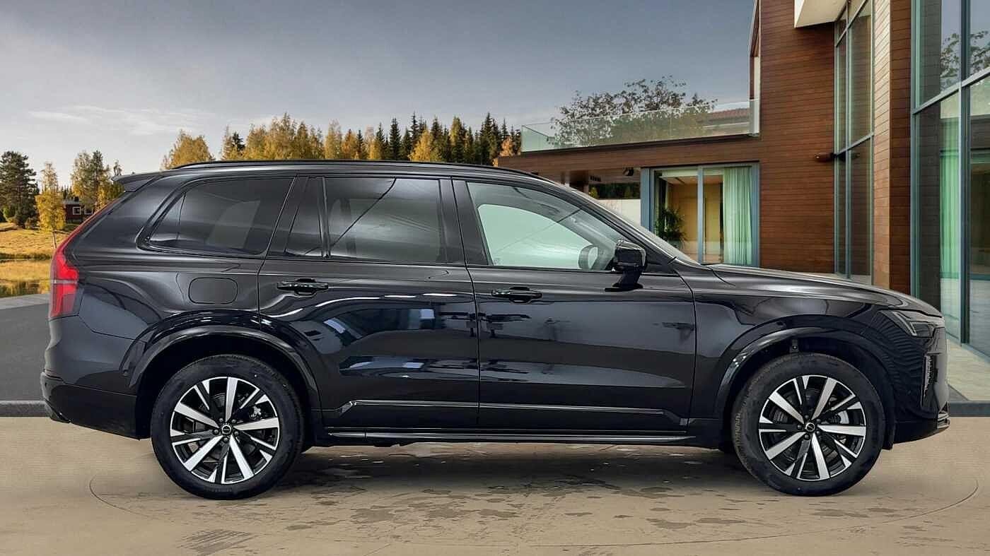 Volvo XC90 Image 2