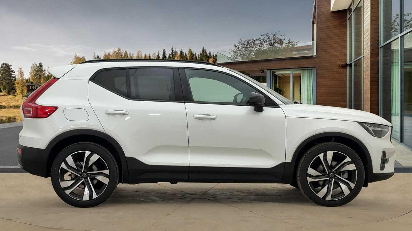 Volvo XC40 Image 2