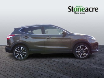 Nissan Qashqai 1.5 dCi Tekna 5dr SC17CXL Image 2