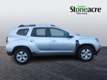Dacia Duster 1.0 TCe 100 Bi-Fuel Comfort 5dr [6 Speed] NU71PHZ Image 2