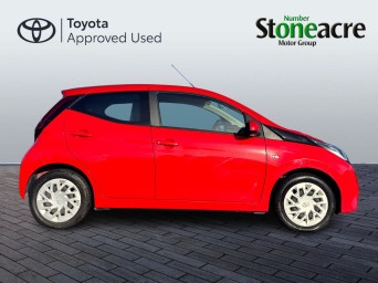 Toyota Aygo 1.0 VVT-i X-Play 5dr NX20ZPE Image 2