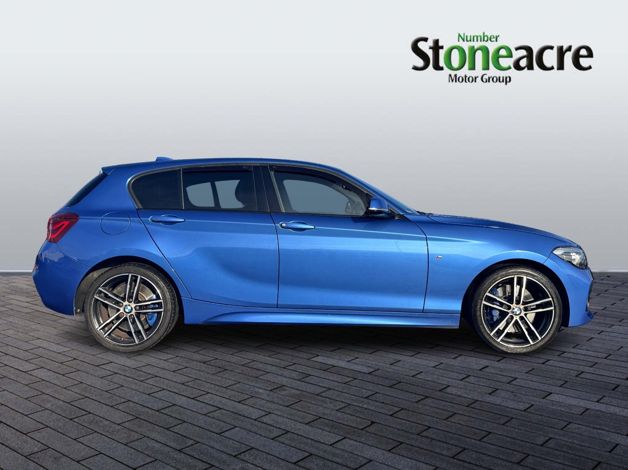 BMW 1 Series Image 2