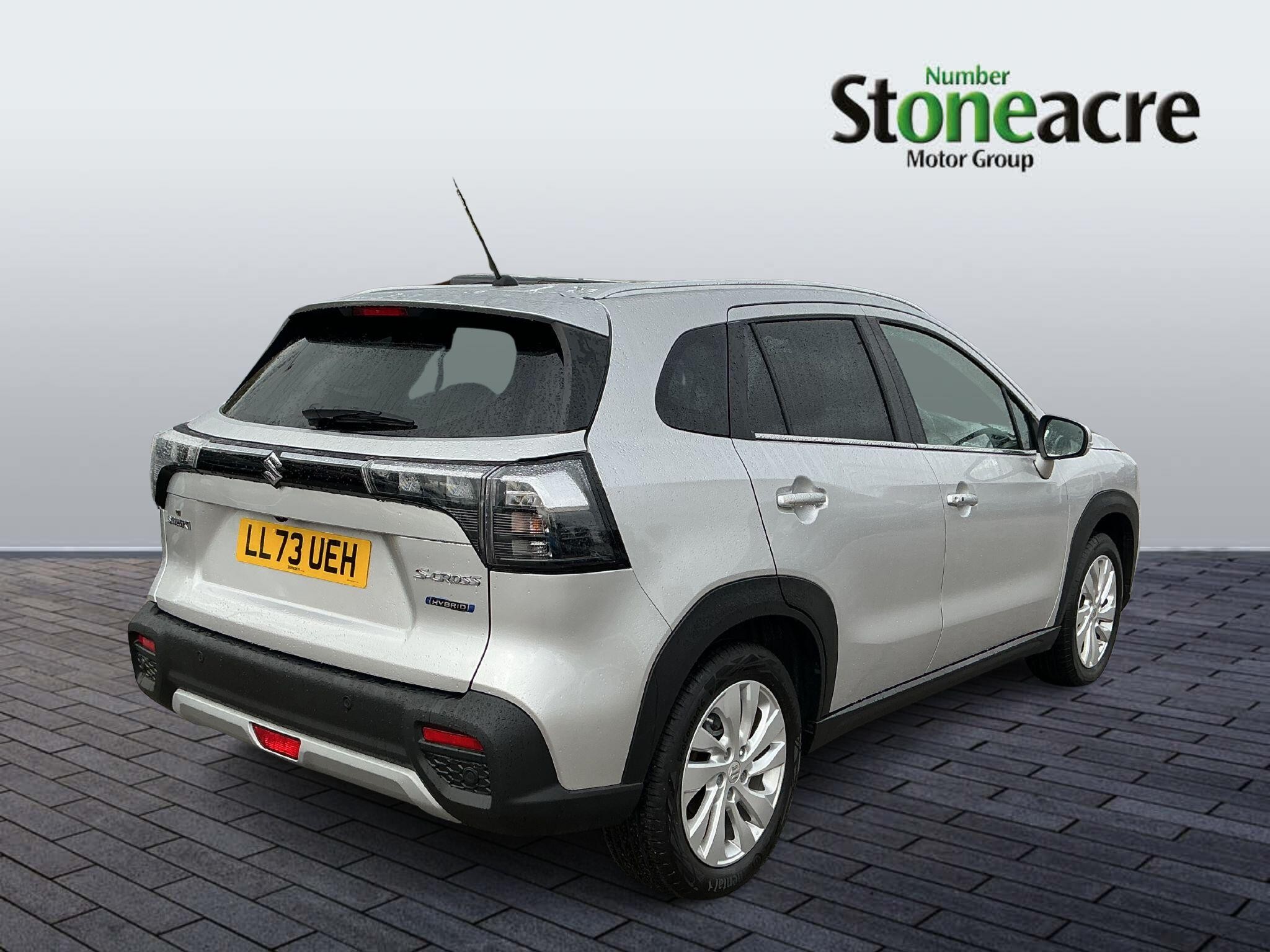 Suzuki S-Cross Hybrid Image 3