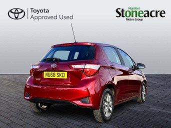 Toyota Yaris 1.5 VVT-i Icon 5dr NU68SKD Image 3