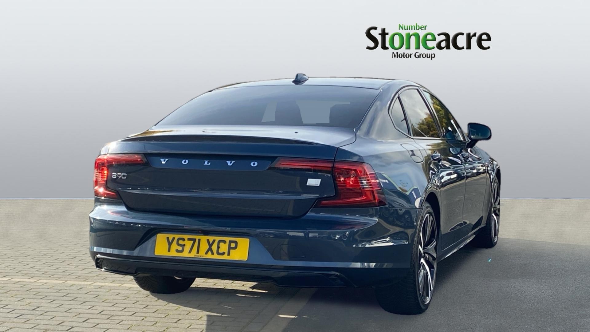 Volvo S90 Recharge Image 2