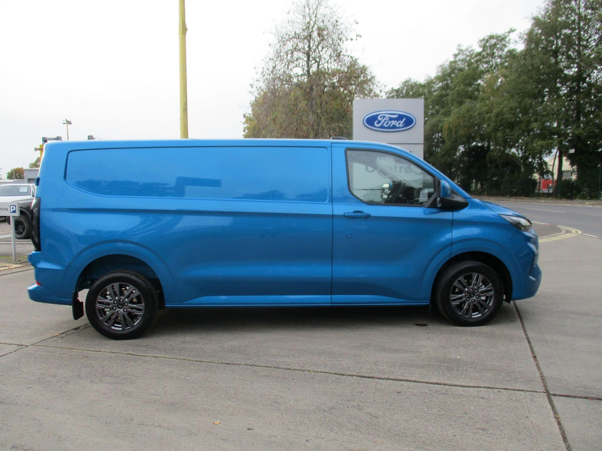 Ford Transit Custom Image 2
