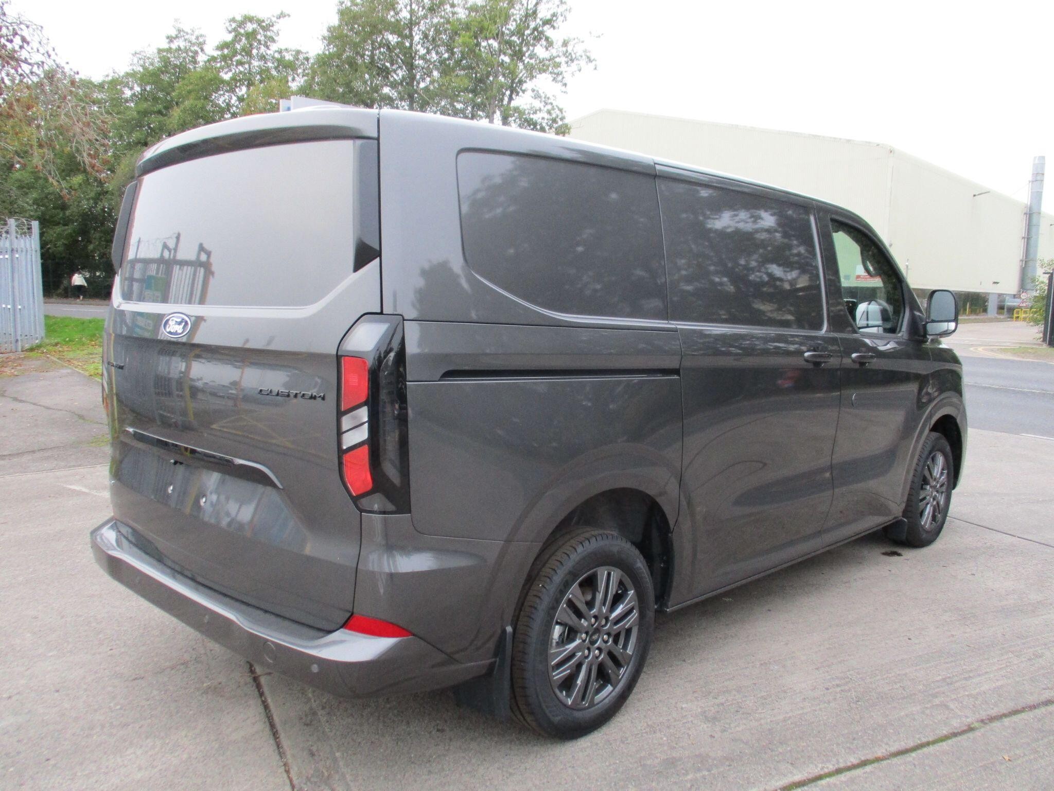 Ford Transit Custom Image 3