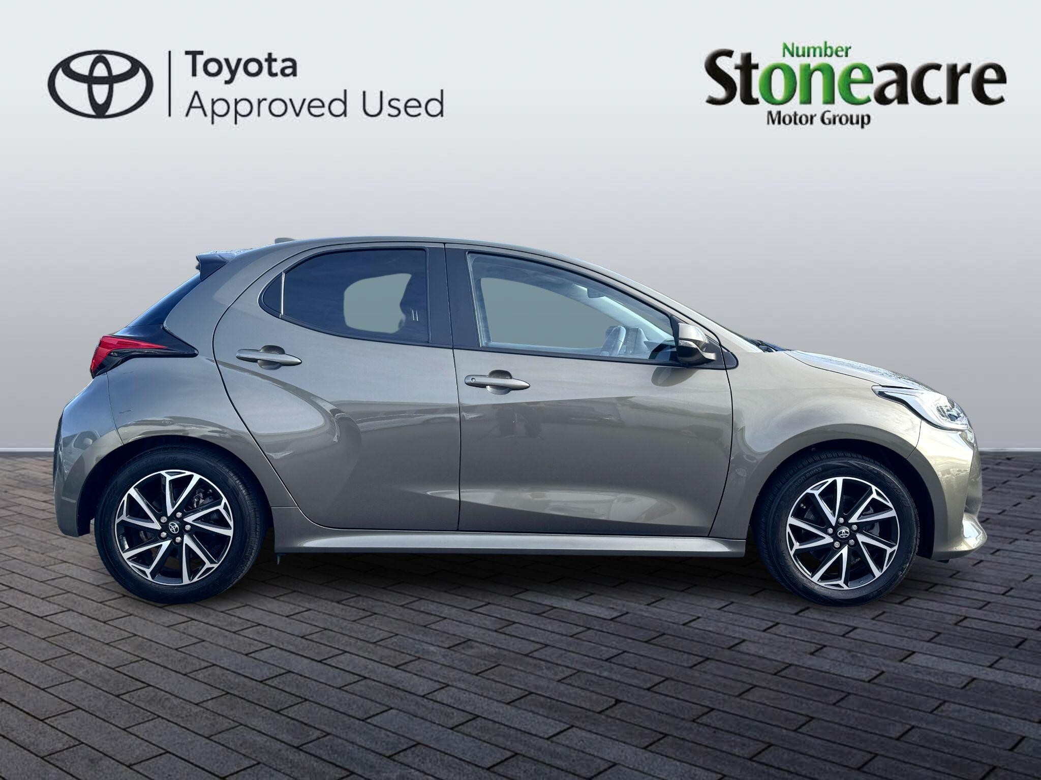 Toyota Yaris Image 2