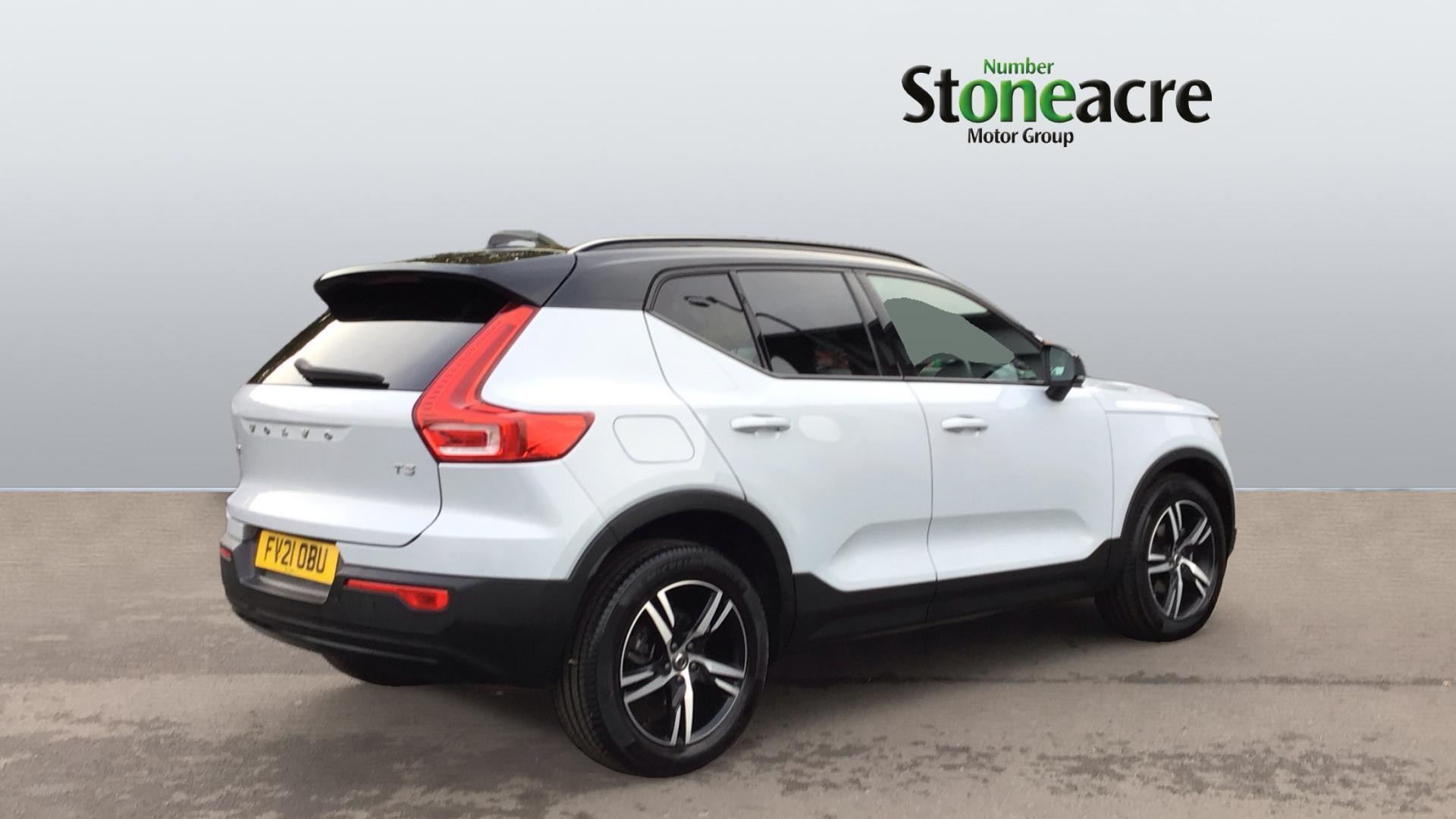 Volvo XC40 Image 2