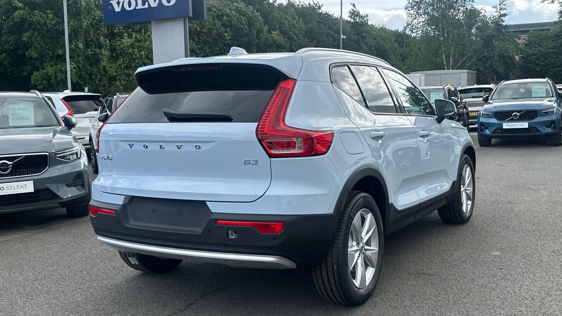 Volvo XC40 Image 2