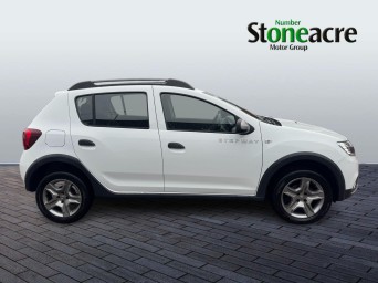 Dacia Sandero Stepway 0.9 TCe Essential 5dr AJ07ZHJ Image 2