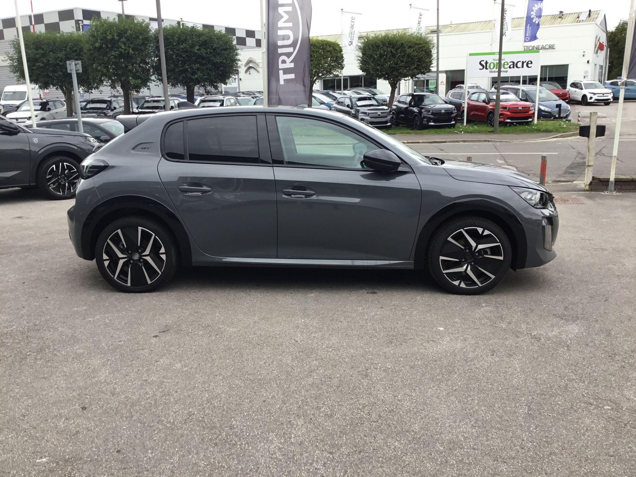 Peugeot 208 Hybrid Image 2