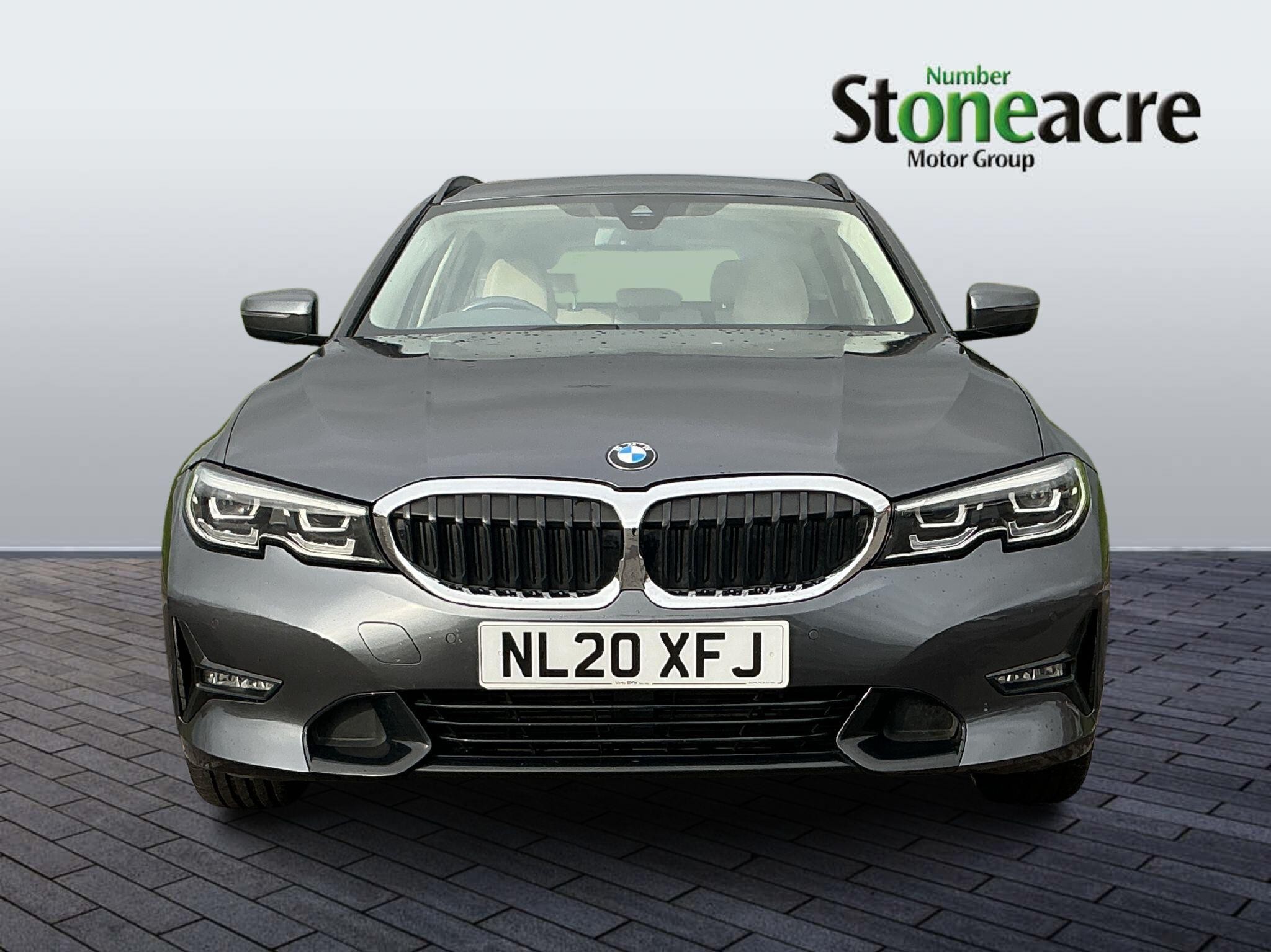 BMW 3 Series Image 2