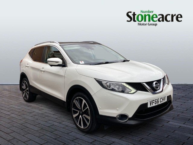 Nissan Qashqai 1.5 dCi Tekna 5dr VF66CHV Image 1