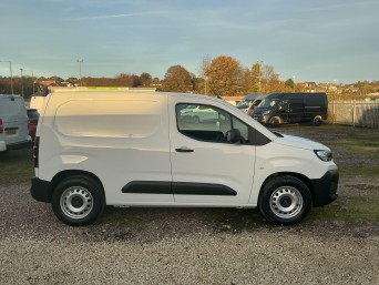 Citroen e-Berlingo 52kWh Enterprise Plus M Panel Van Auto SWB 5dr (7.4kW Charger) YP75OHK Image 2