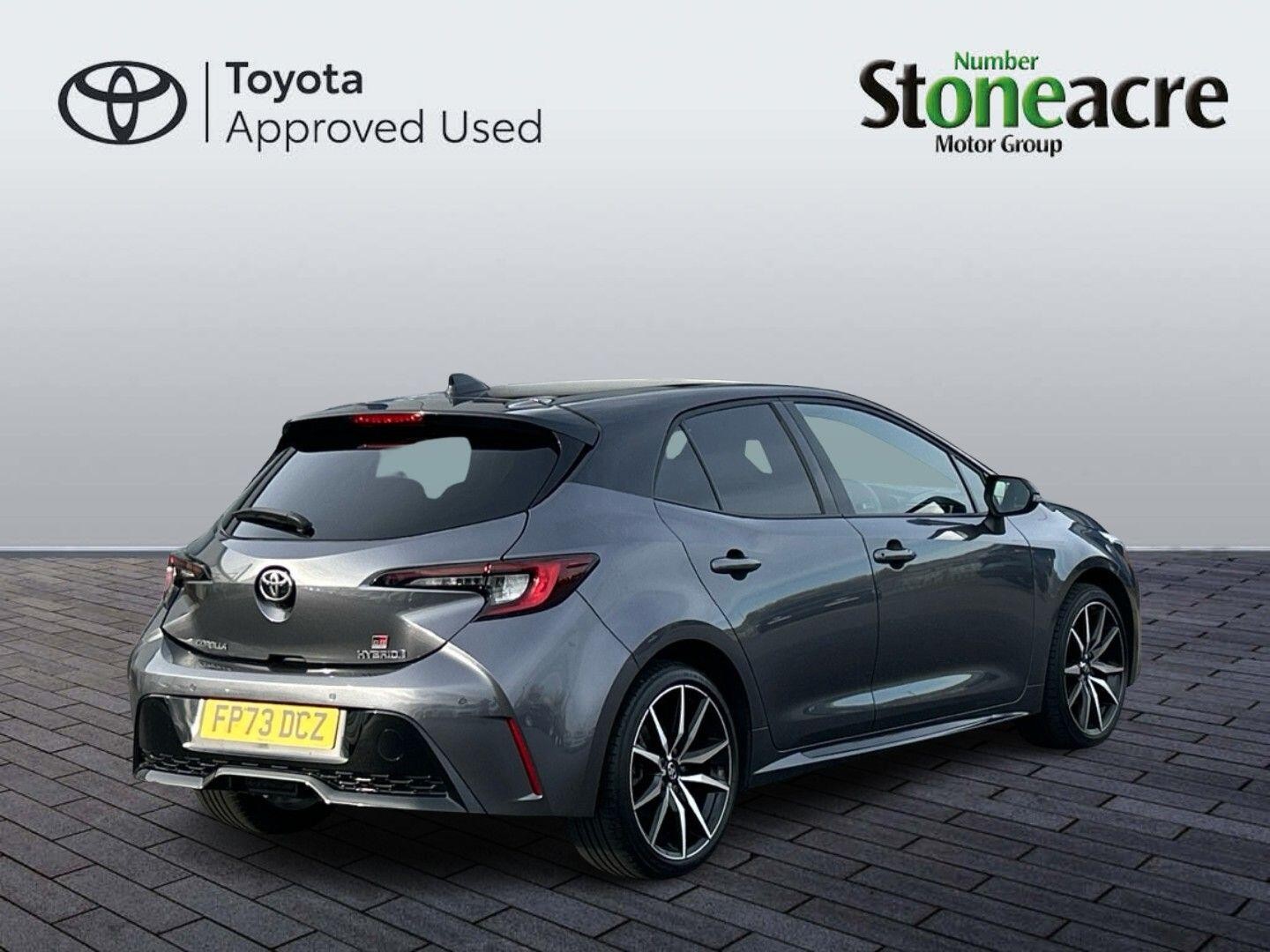 Toyota Corolla Hatchback Image 3