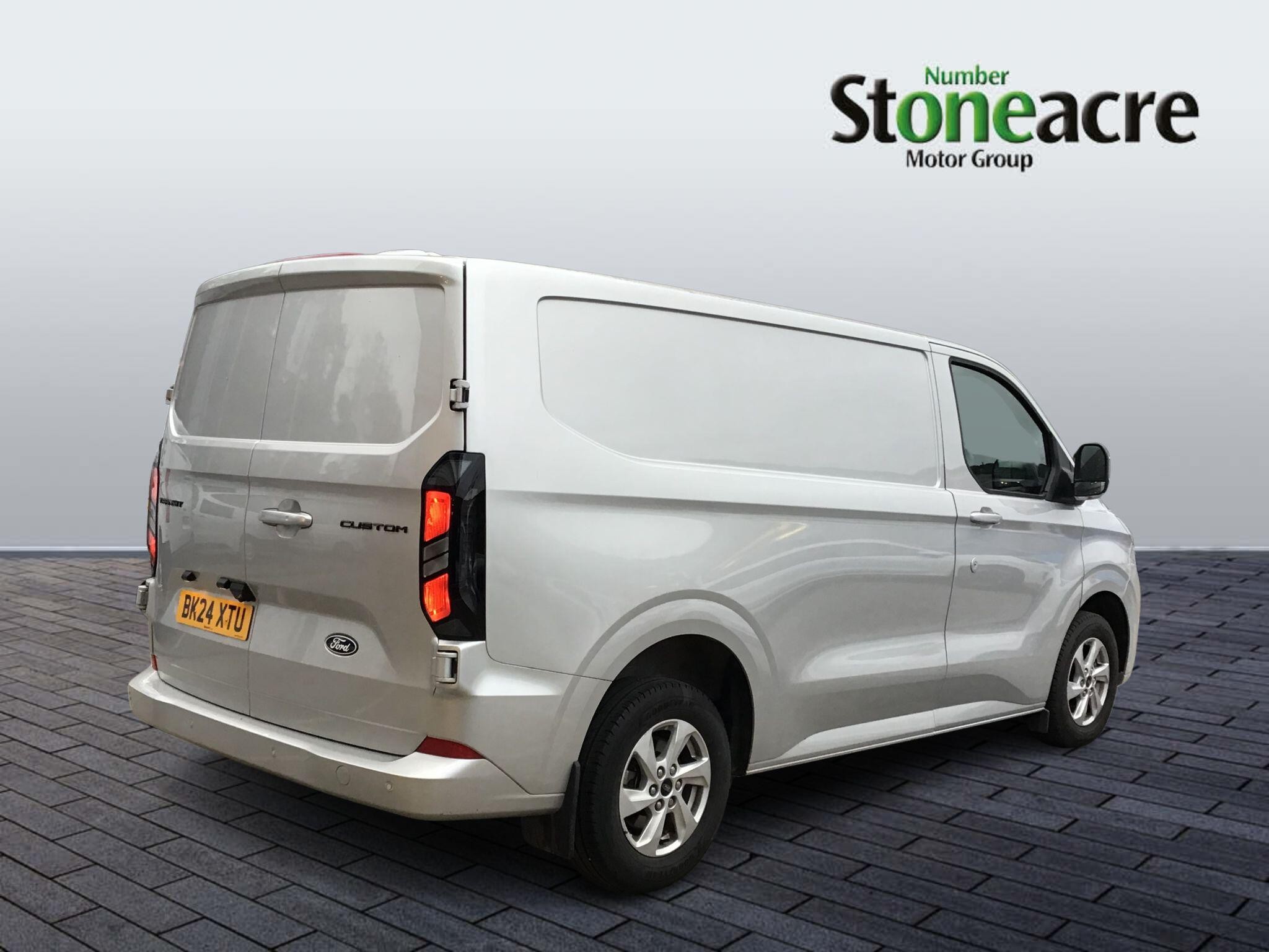 Ford Transit Custom Image 3