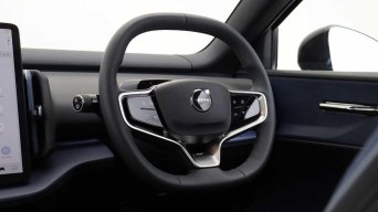 Volvo EX30 Twin Performance 69kWh Plus Auto AWD 5dr NL75ZMZ Image 2