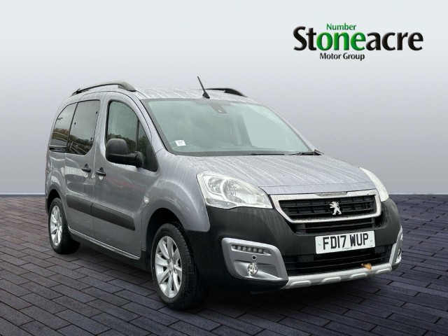 Peugeot Partner Tepee 1.2 PureTech Outdoor Euro 6 (s/s) 5dr FD17WUP Image 1
