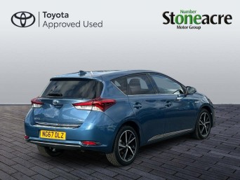 Toyota Auris 1.8 VVT-h Design CVT Euro 6 (s/s) 5dr (Safety Sense) NG67DLZ Image 2