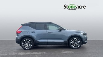 Volvo XC40 1.5h T5 Twin Engine Recharge 10.7kWh R-Design Pro Auto Euro 6 (s/s) 5dr DK70MYS Image 3