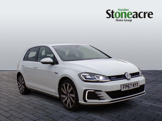 Volkswagen Golf 1.4 TSI 8.7kWh GTE Advance DSG Euro 6 (s/s) 5dr FP67NYX Image 1
