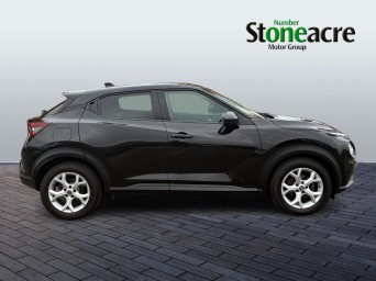 Nissan Juke 1.0 DiG-T N-Connecta 5dr DY70RXZ Image 2