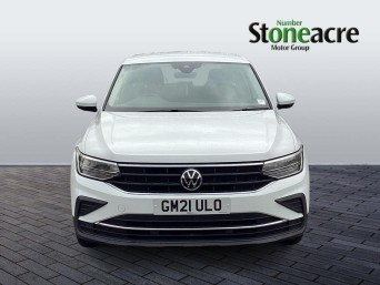 Volkswagen Tiguan 1.5 TSI Euro 6 (s/s) 5dr GM21ULO Image 2