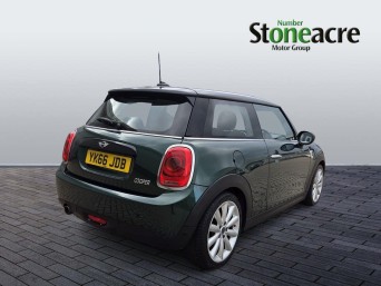 MINI Hatch 1.5 Cooper Euro 6 (s/s) 3dr YK66JDB Image 3
