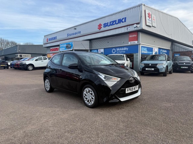 Toyota Aygo 1.0 VVT-i X-Play 5dr FP69NTY Image 1