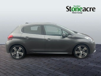 Peugeot 208 1.6 BlueHDi GT Line Euro 6 5dr KY18HMJ Image 2