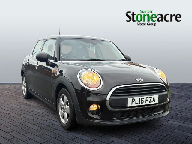 MINI Hatch 5-Door Hatch One PL16FZA Image 1
