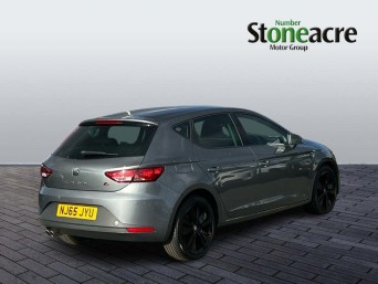 SEAT Leon 1.4 TSI FR Black Technology Euro 6 (s/s) 5dr NJ65JYU Image 3