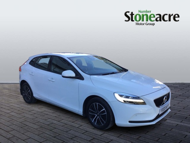 Volvo V40 2.0 T2 Momentum Edition Euro 6 (s/s) 5dr YX69WYY Image 1