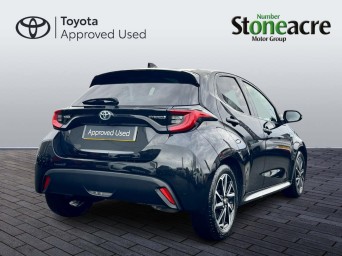 Toyota Yaris 1.5 Hybrid Design 5dr CVT BD57DAW Image 3