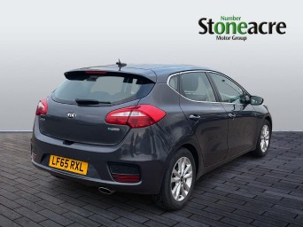 Kia Ceed 1.6 CRDi 2 Euro 6 (s/s) 5dr LF65RXL Image 3