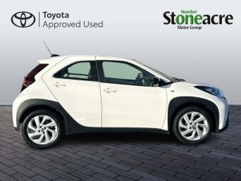 Toyota Aygo X 1.0 VVT-i Pure 5dr NG72SYC Image 2
