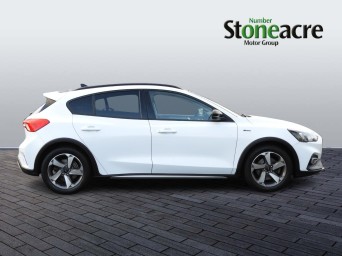 Ford Focus 1.0 EcoBoost 125 Active 5dr JJ59BAR Image 2