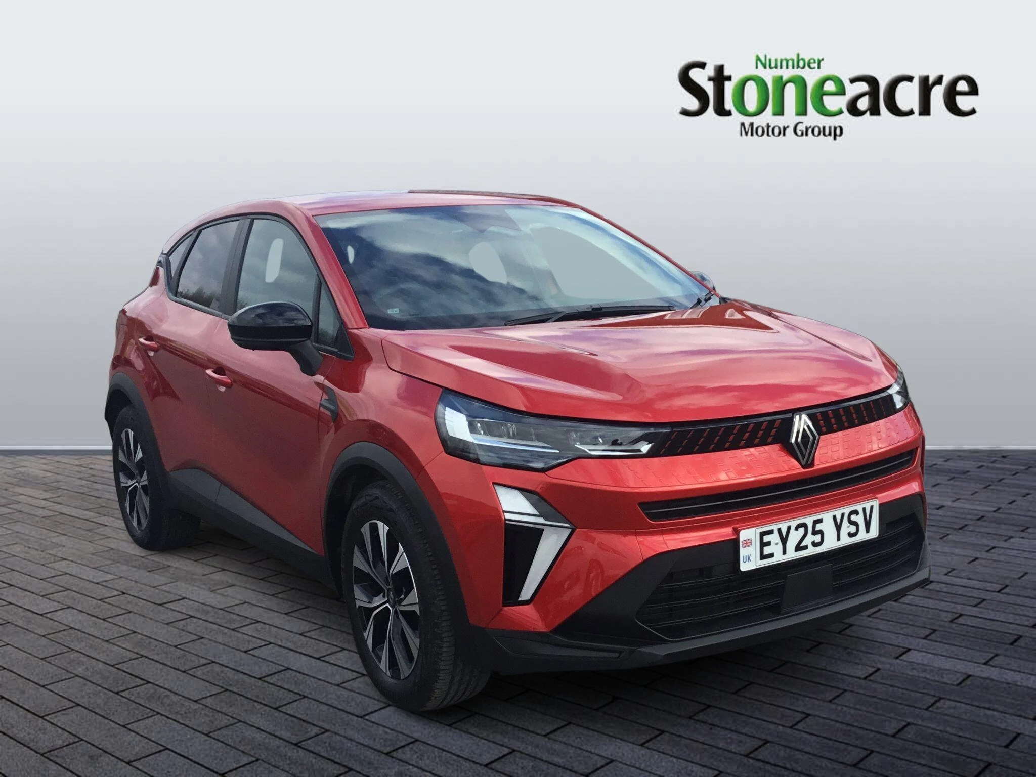 Renault Captur E-Tech 1.6 E-TECH evolution Auto Euro 6 (s/s) 5dr EY25YSV Image 1