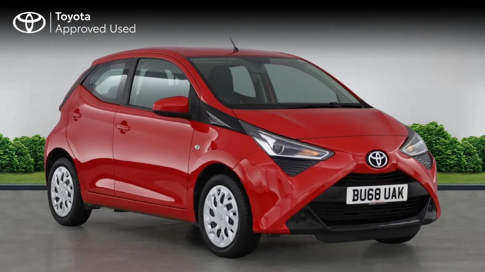 Toyota Aygo 1.0 VVT-i X-Play 5dr BU68UAK Image 1