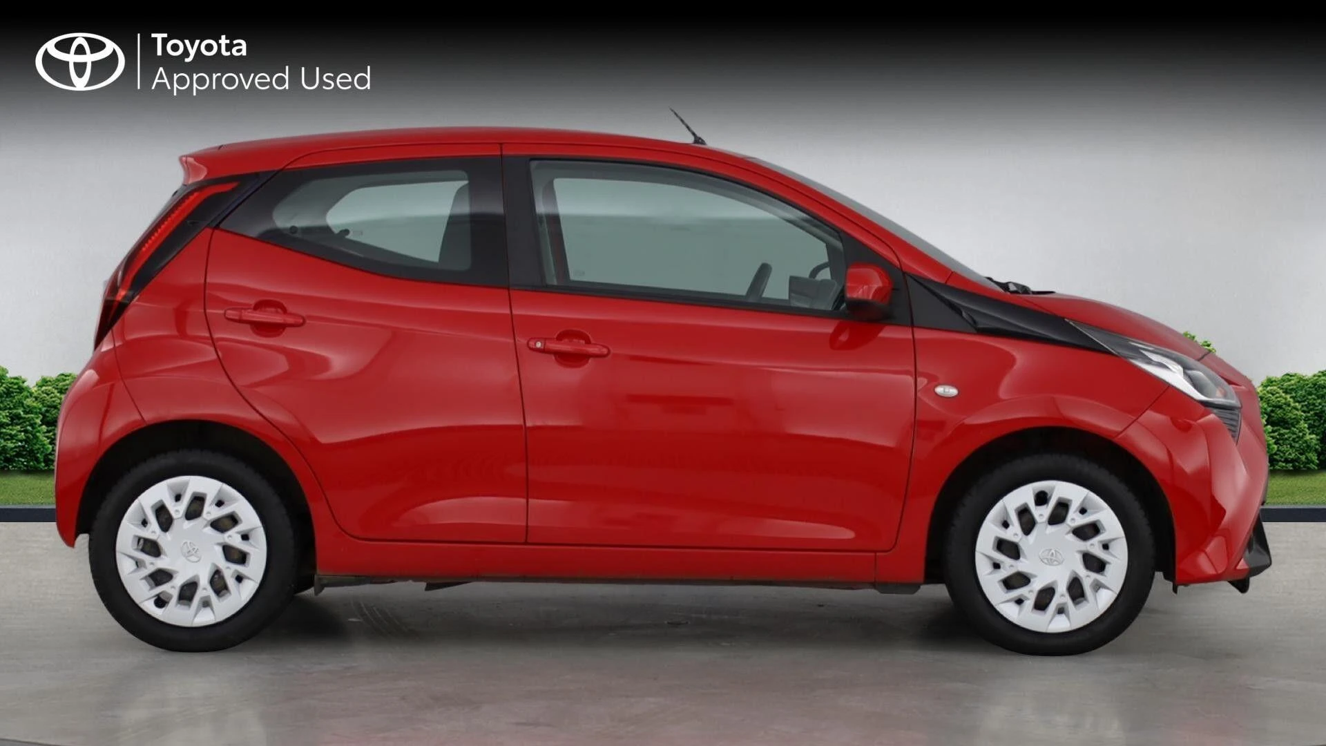 Toyota Aygo 1.0 VVT-i X-Play 5dr BU68UAK Image 2